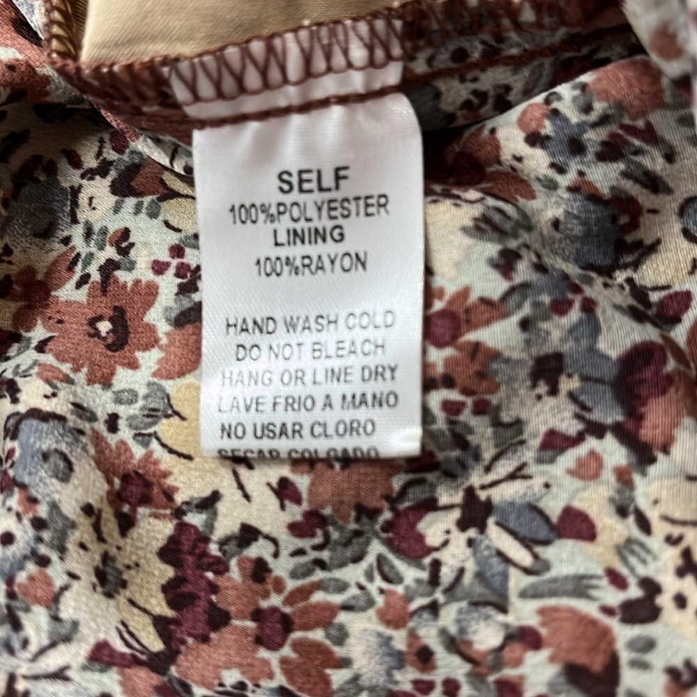 Sold NWT Easel Juniors Large Flare Pants Floral Print Pleats Lightweight Fabric - Picture 5 of 8